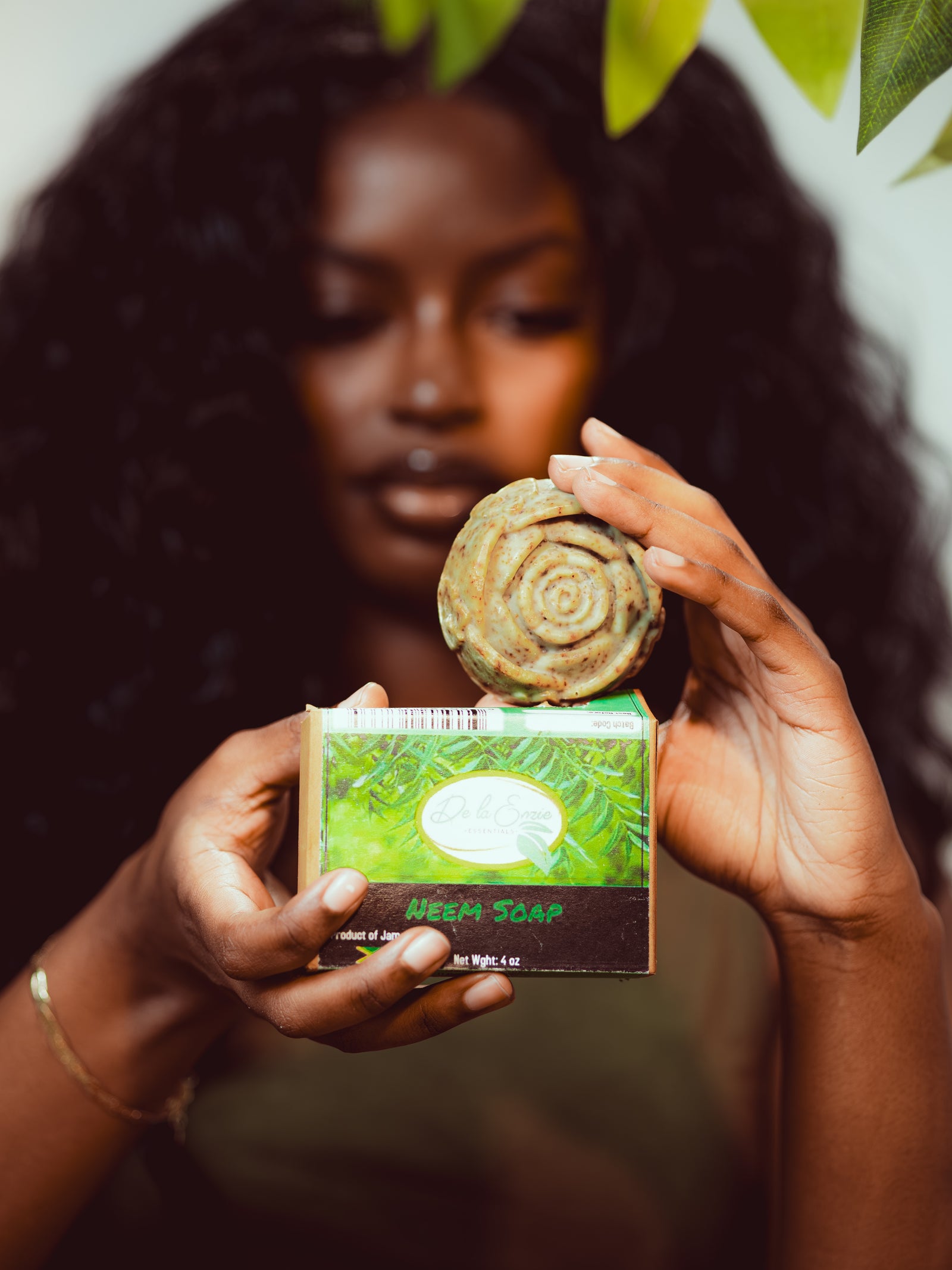De La Enzi Neem Soap