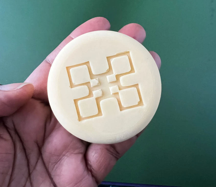 Akiba "Velvet Kpangnan" Body Butter Bar - Rich moisture. No scooping required